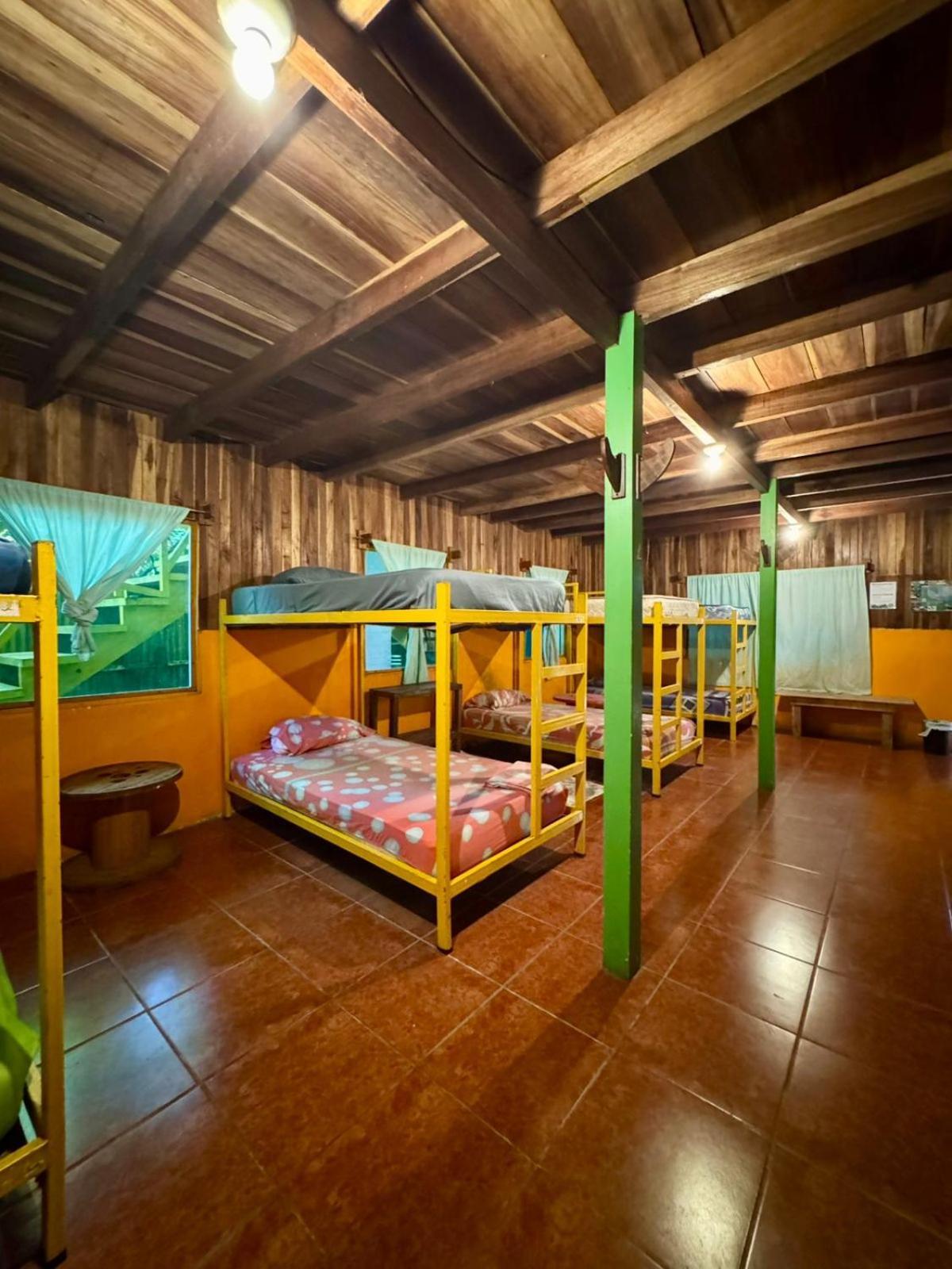 Puerto Viejo de Talamanca Madre Selva Hostel מראה חיצוני תמונה