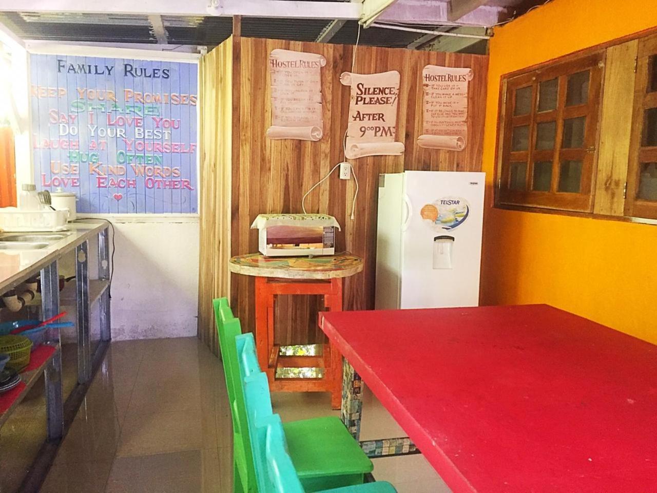 Puerto Viejo de Talamanca Madre Selva Hostel מראה חיצוני תמונה