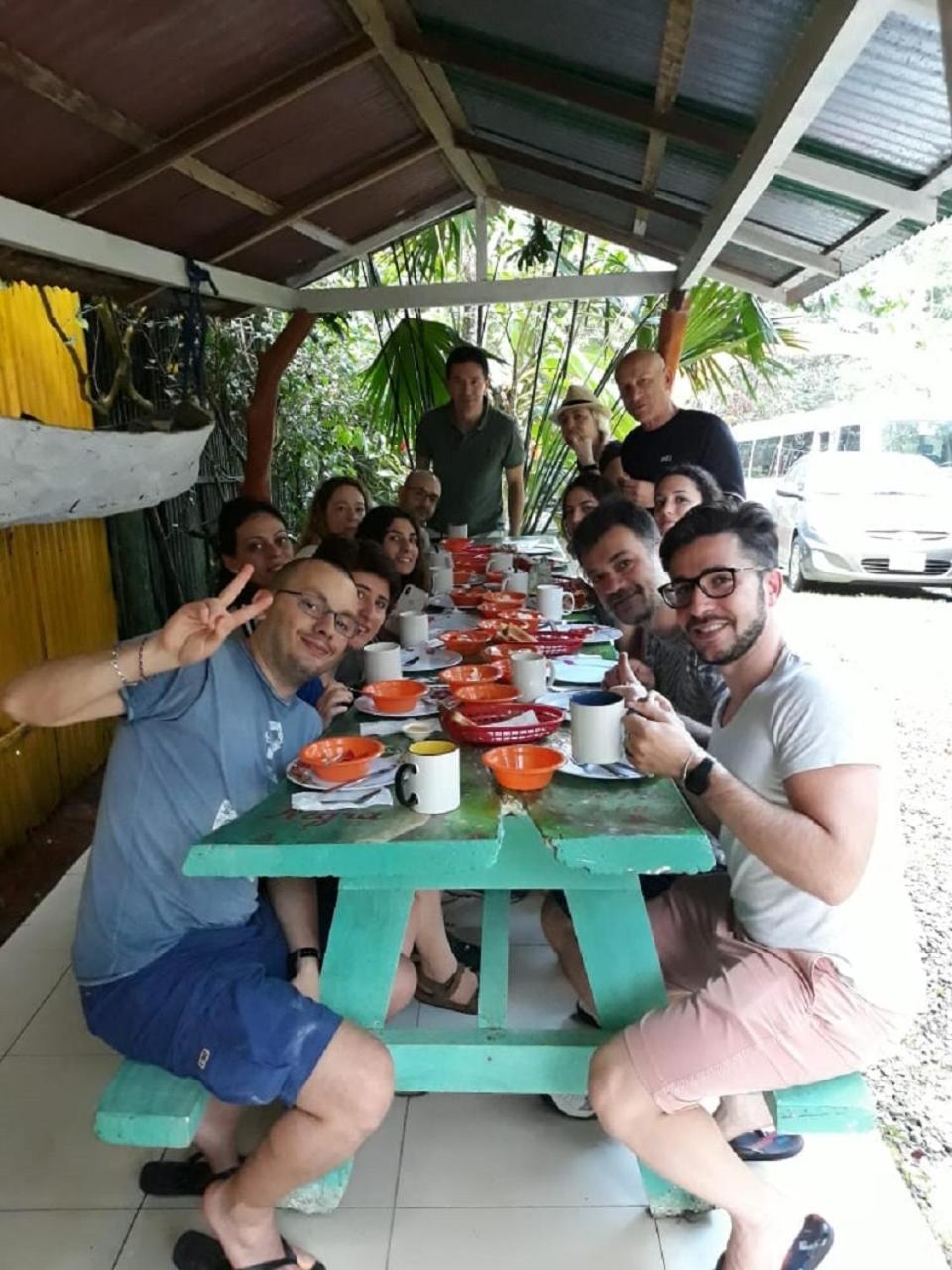 Puerto Viejo de Talamanca Madre Selva Hostel מראה חיצוני תמונה